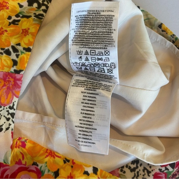 GUESS Floral Print Faux Wrap Romper with Shorts and Ruffle Accents NWT Sz Small - Picture 5 of 14